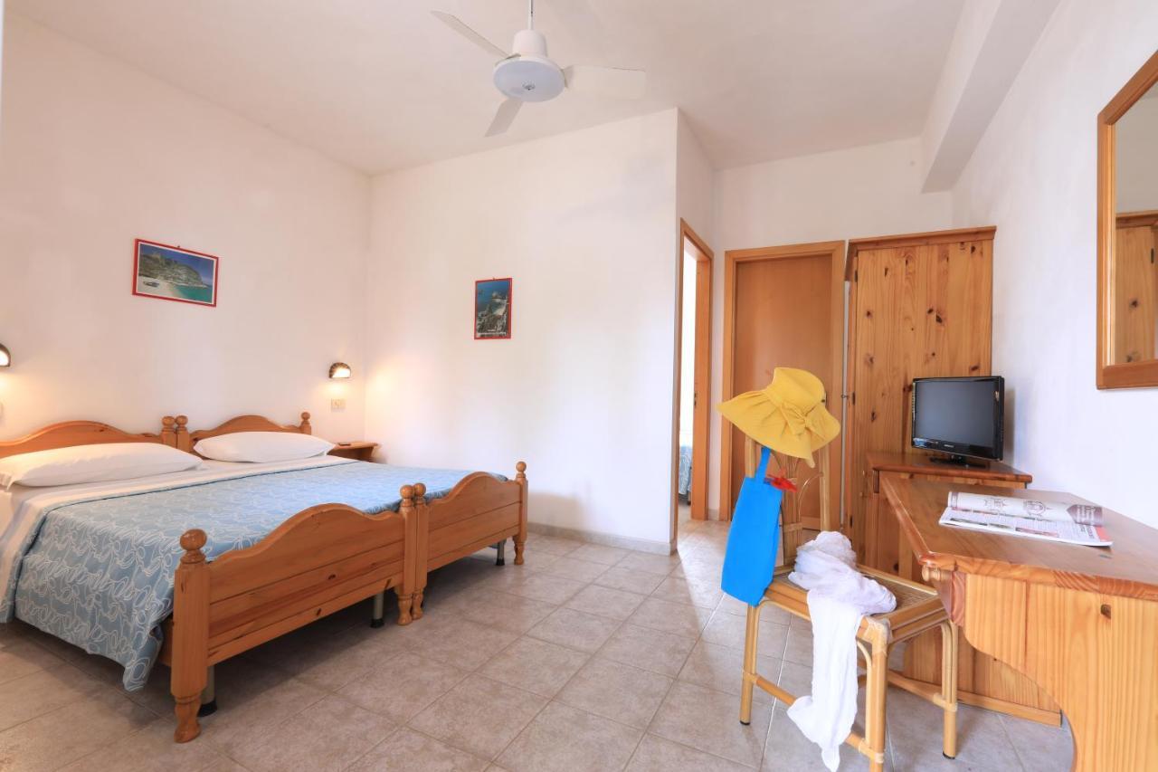 Villaggio Torre Ruffa Robinson Capo Vaticano Buitenkant foto