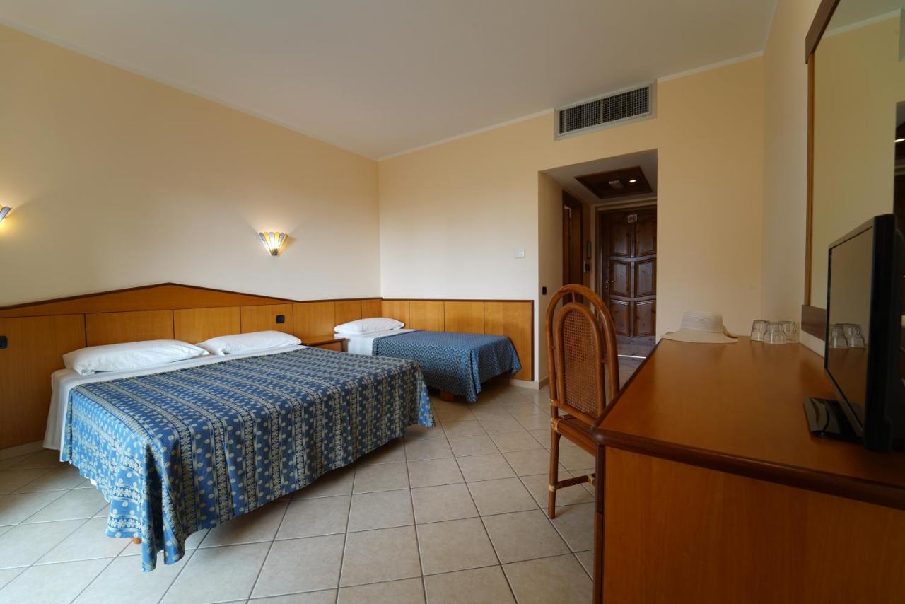 Villaggio Torre Ruffa Robinson Capo Vaticano Buitenkant foto