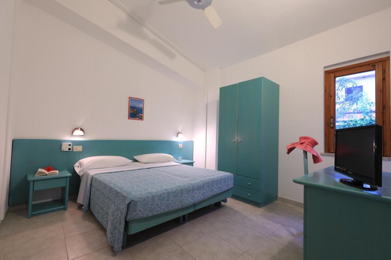 Villaggio Torre Ruffa Robinson Capo Vaticano Buitenkant foto