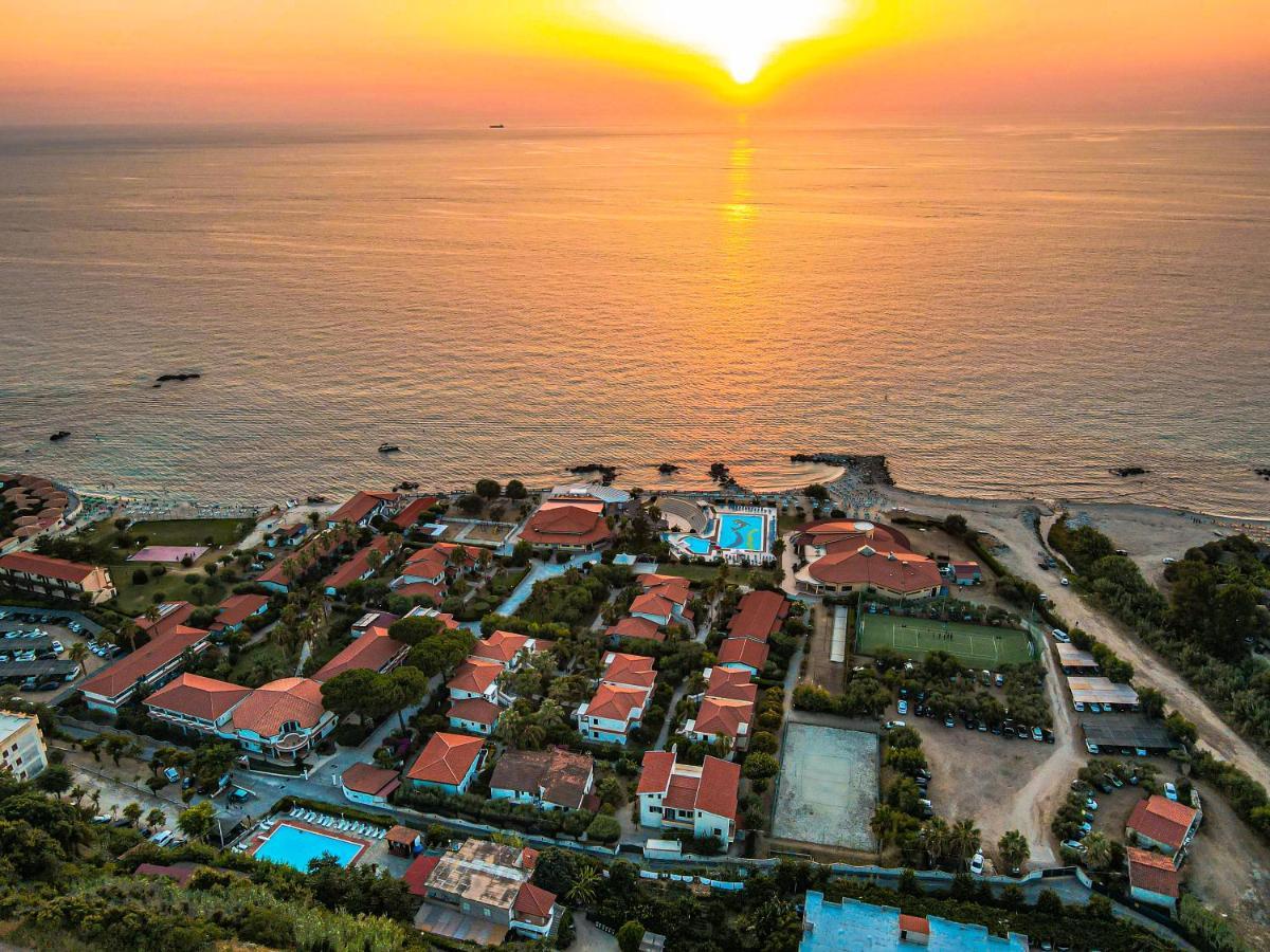 Villaggio Torre Ruffa Robinson Capo Vaticano Buitenkant foto