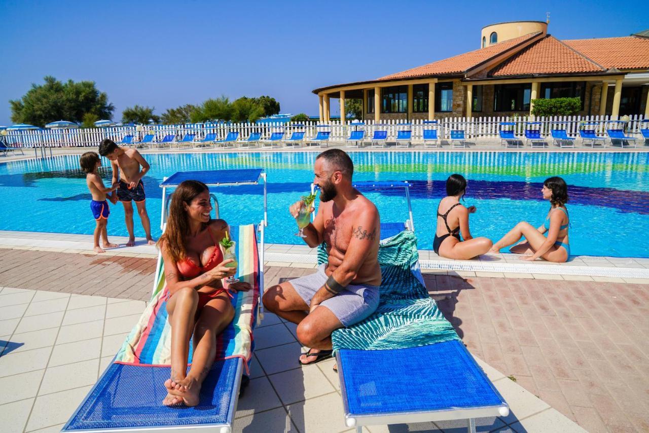 Villaggio Torre Ruffa Robinson Capo Vaticano Buitenkant foto